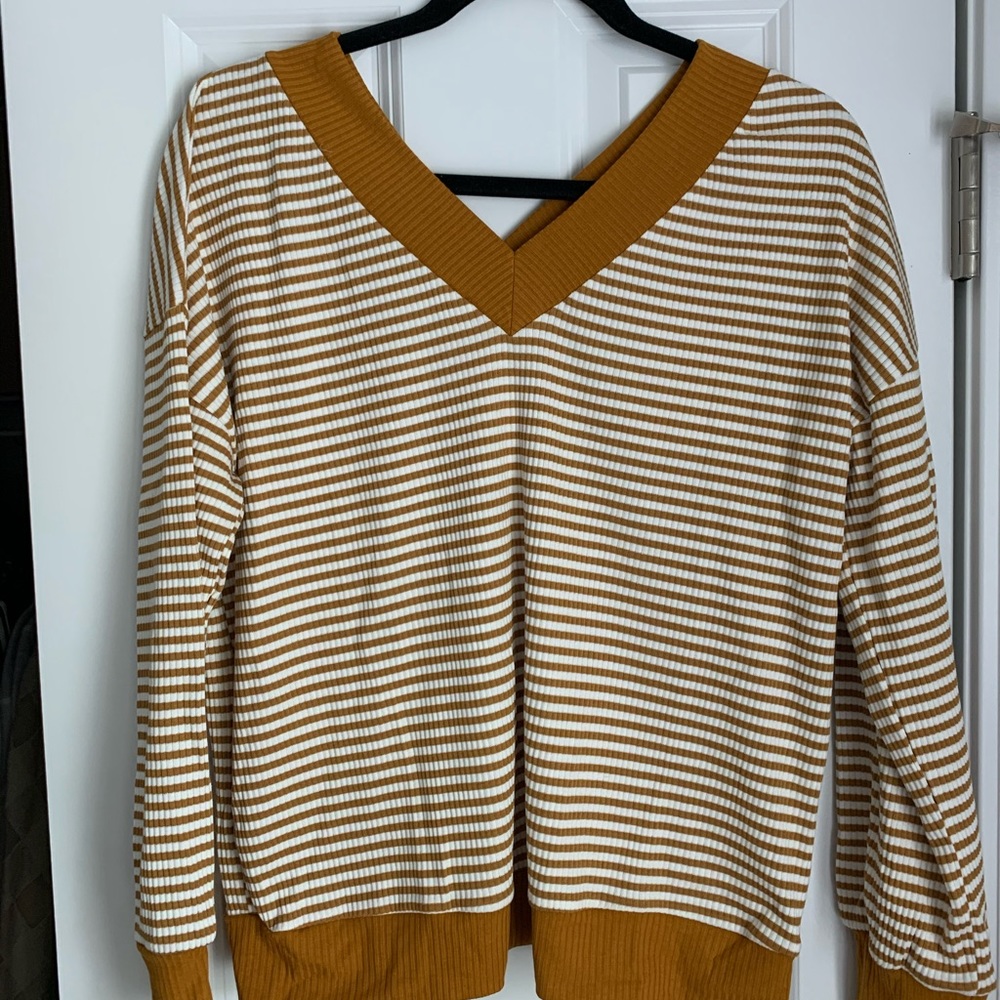 Downeast striped sleeve top!